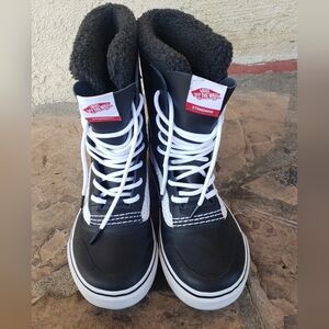 Size 10 Men Snow Boots (Brand New)